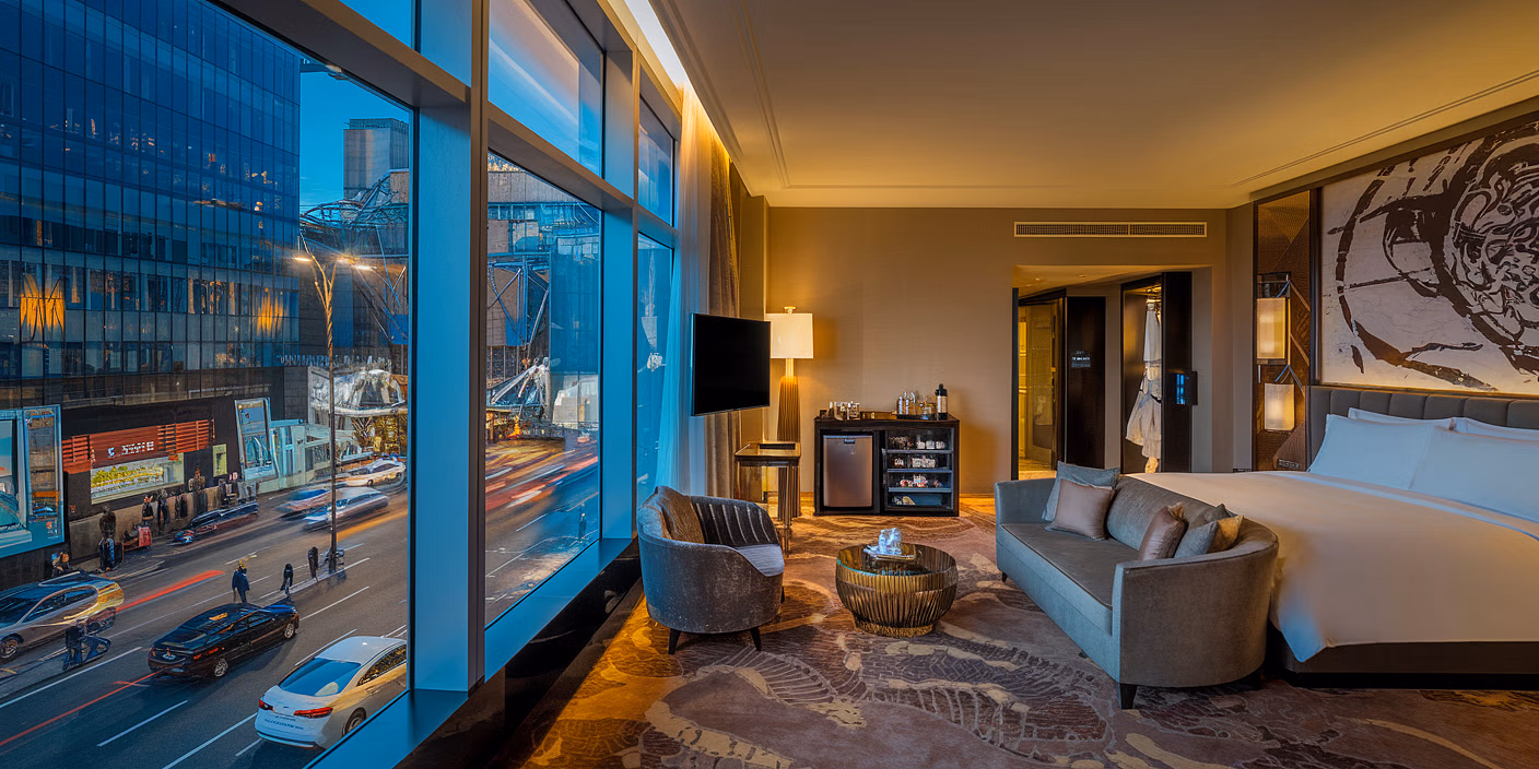 Radisson Rewards Black Friday Sale: Get up to 35% off and 3000 bonus points. - Cover Image