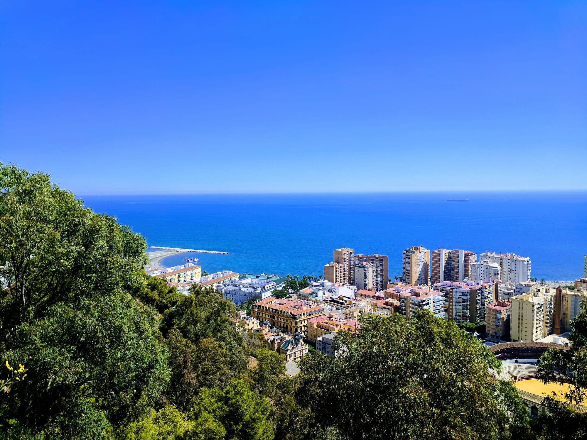 Get 1000 bonus points per night in Spain - Cover Image