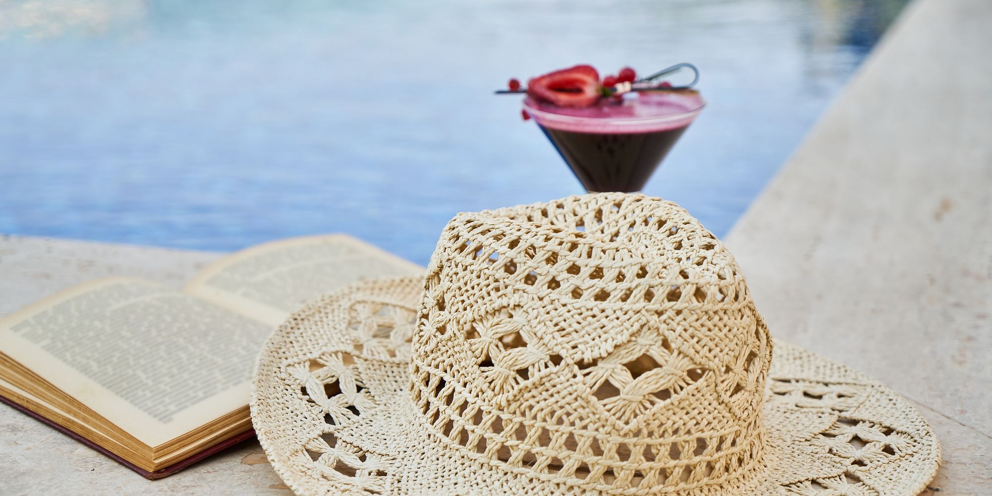 Hyatt to acquire Mr & Mrs Smith. - Cover Image