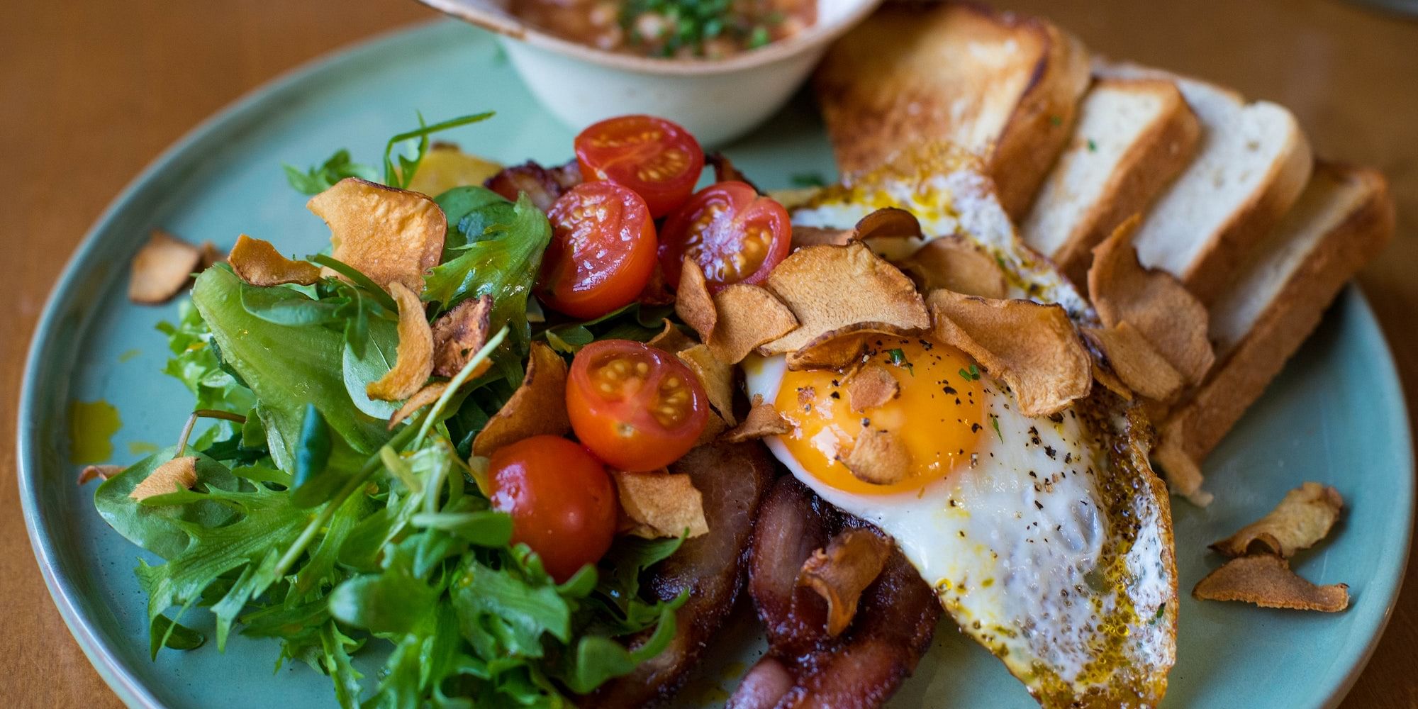 Guide to free breakfast at Holiday Inn hotels. - Cover Image