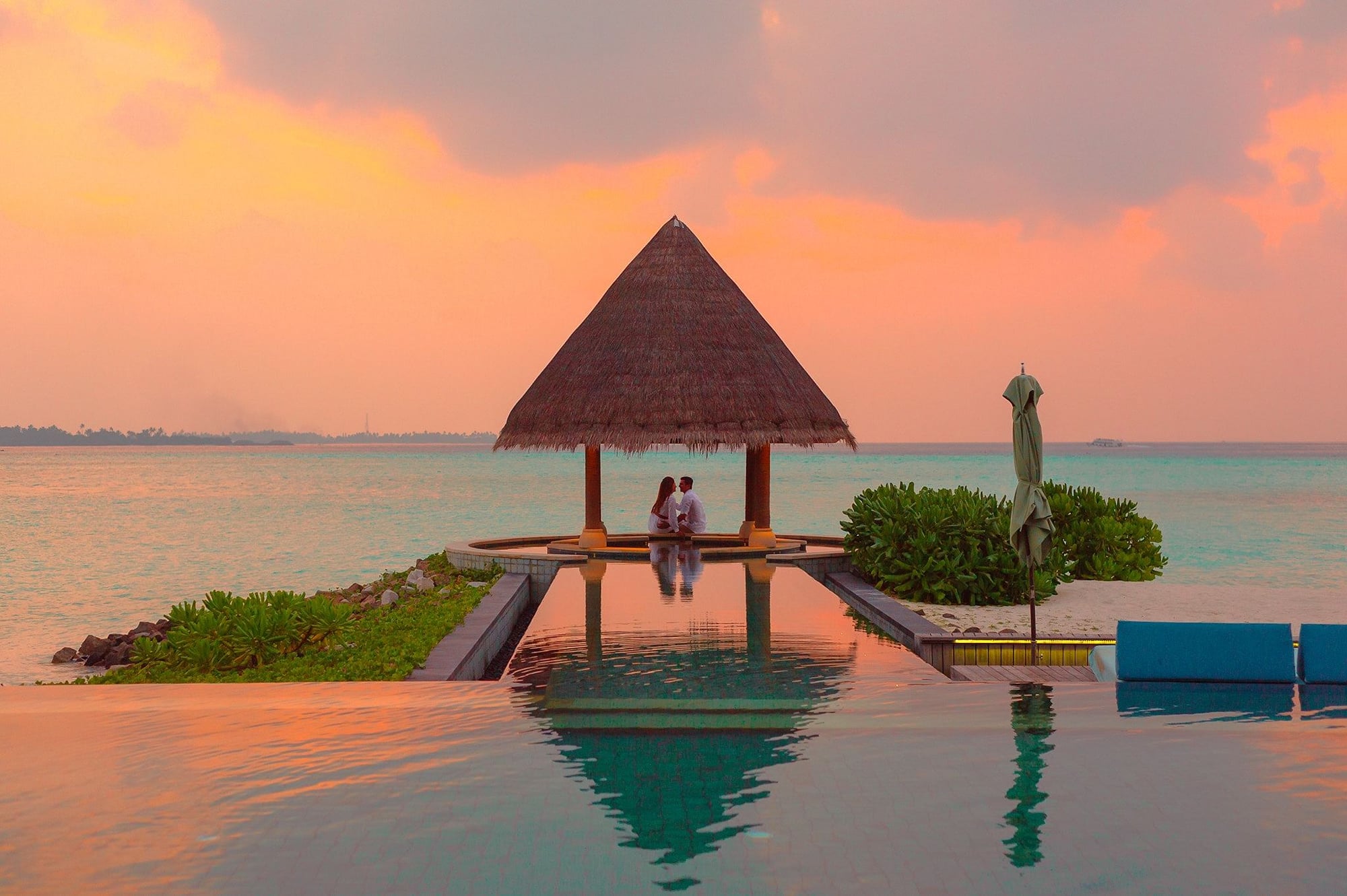 Earn 2000 bonus points per stay for unlimited stays - Cover Image