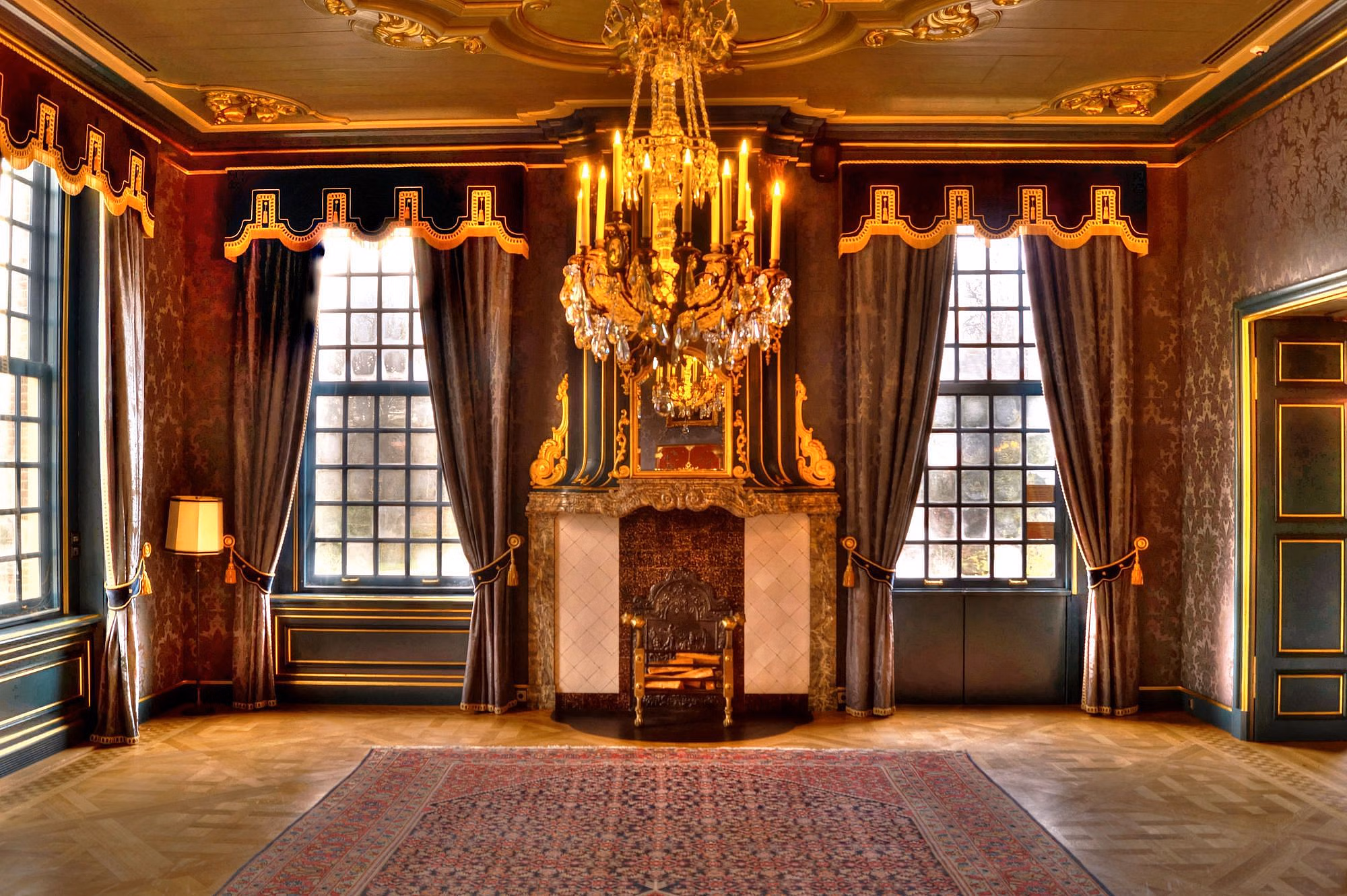 Up to 25% off in Europe on weekends - Cover Image